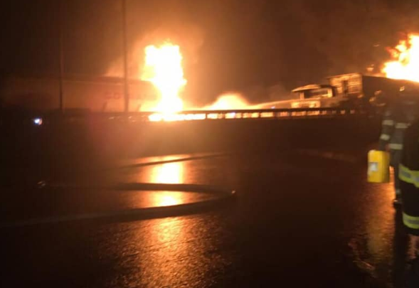 Petrol tanker goes up in flames on Kara bridge in Lagos (photos/video)